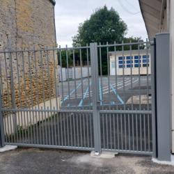 Rénovation de l'entrée d'une école : Installation d’un portail en aluminium SIB