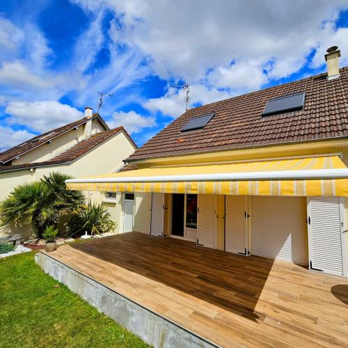 Store banne avec coffre motorisé dans le Calvados